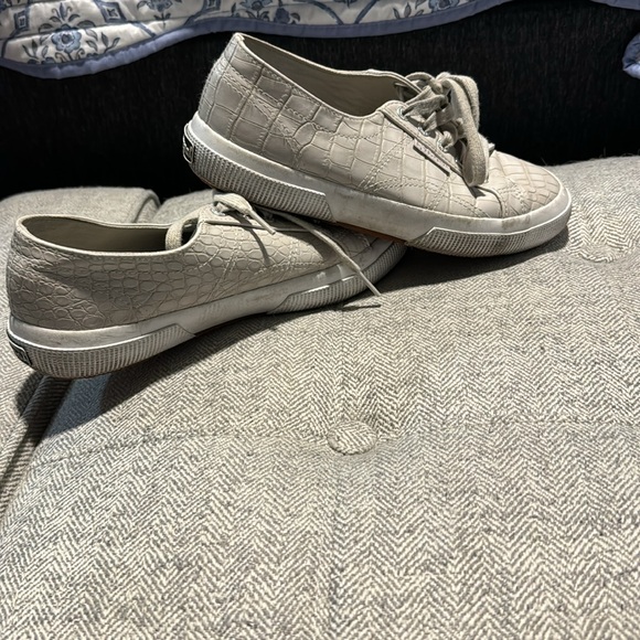 Beautiful Superga sneakers - Picture 4 of 7